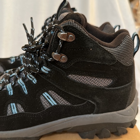 BEARPAW® Ridgewood Suede Mid Hiker Boot with NeverWet™ Technology - Picture 3 of 8